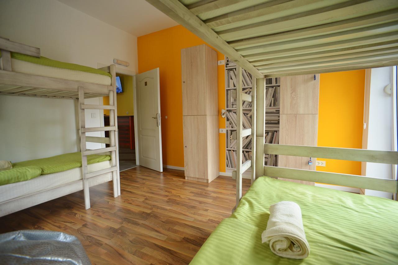 Stella Di Notte Hostel Belgrado Buitenkant foto